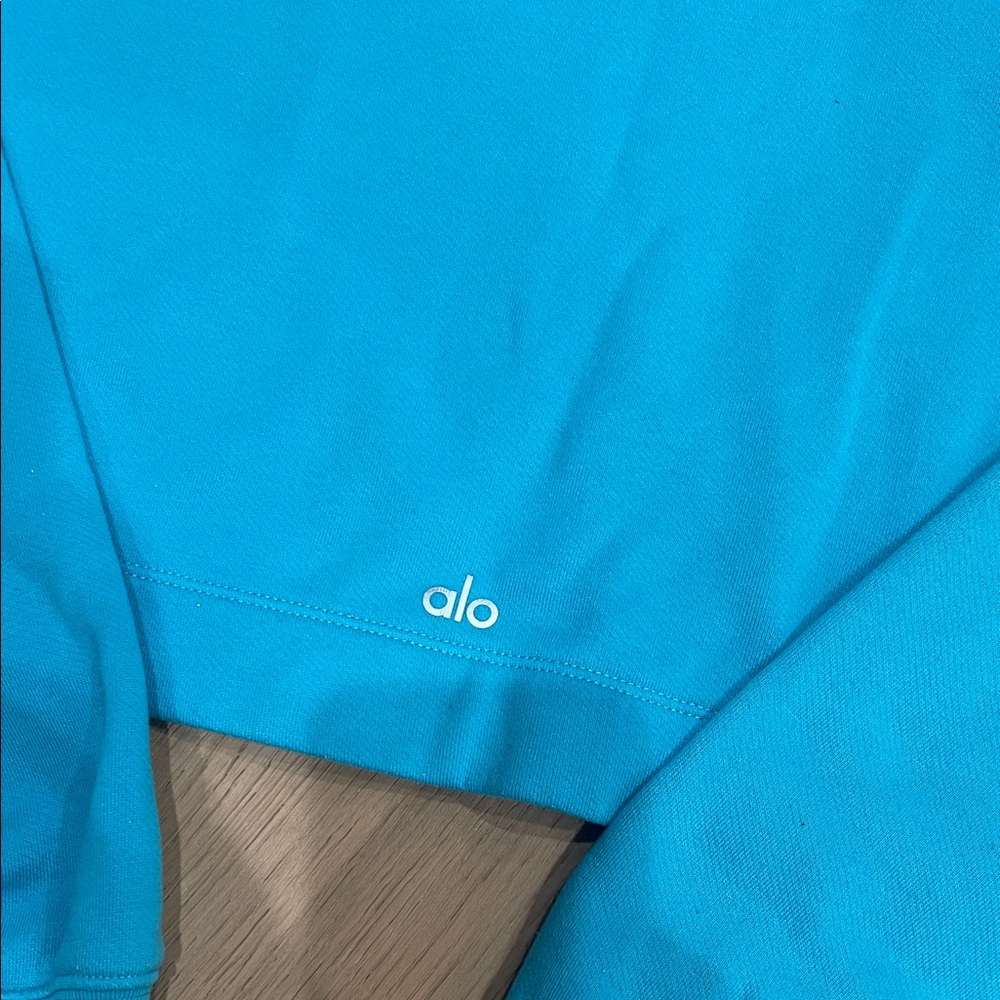 ALO Yoga Bright Turquoise Cropped Hoodie - Picture 5 of 5